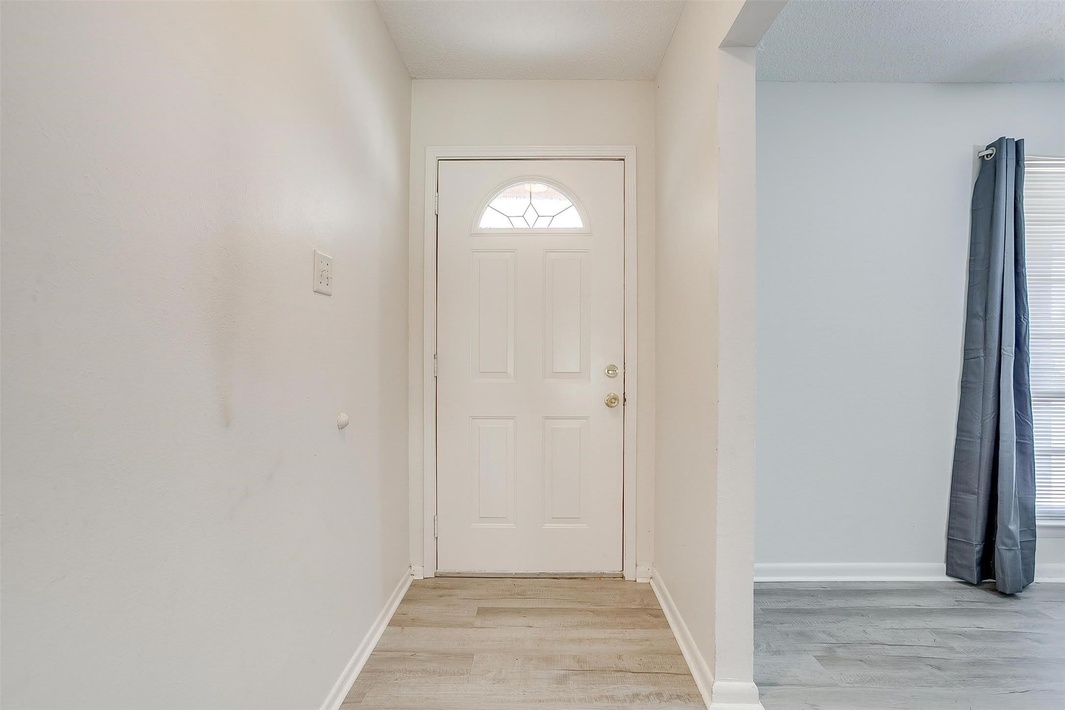 1104 Julie Street – photo 5