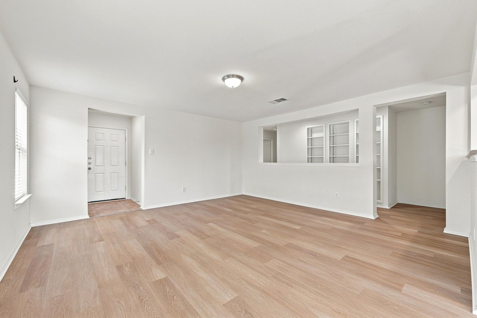 Limited Time Move In Special Move In With Just A 1 000 Security Deposit For Well Qualified Applicants – photo 4