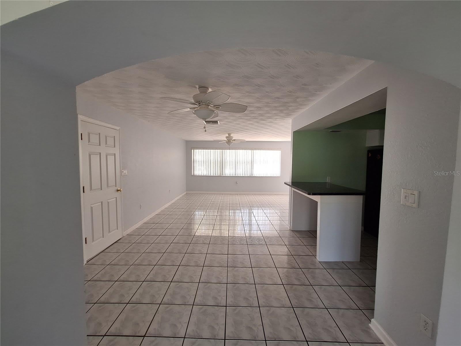 22191 NEW ROCHELLE Avenue – photo 4