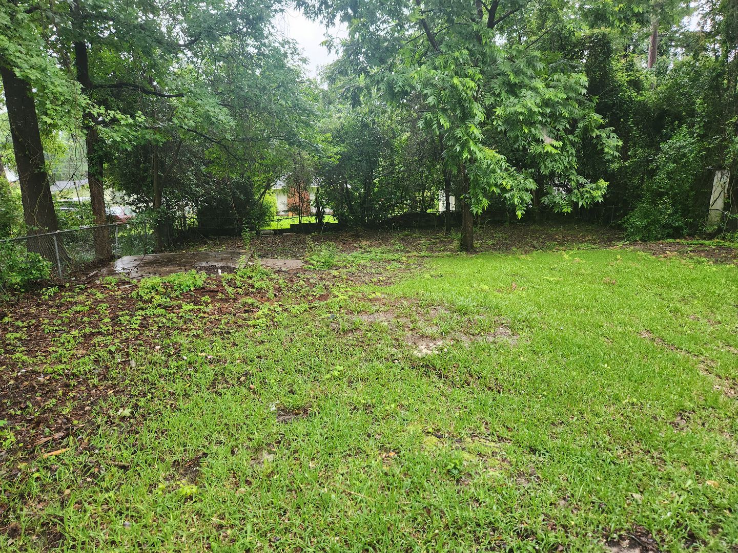 3 bedroom 1.5 Bath and Carport – photo 2
