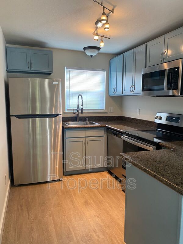 10925 SE 208th St – photo 3