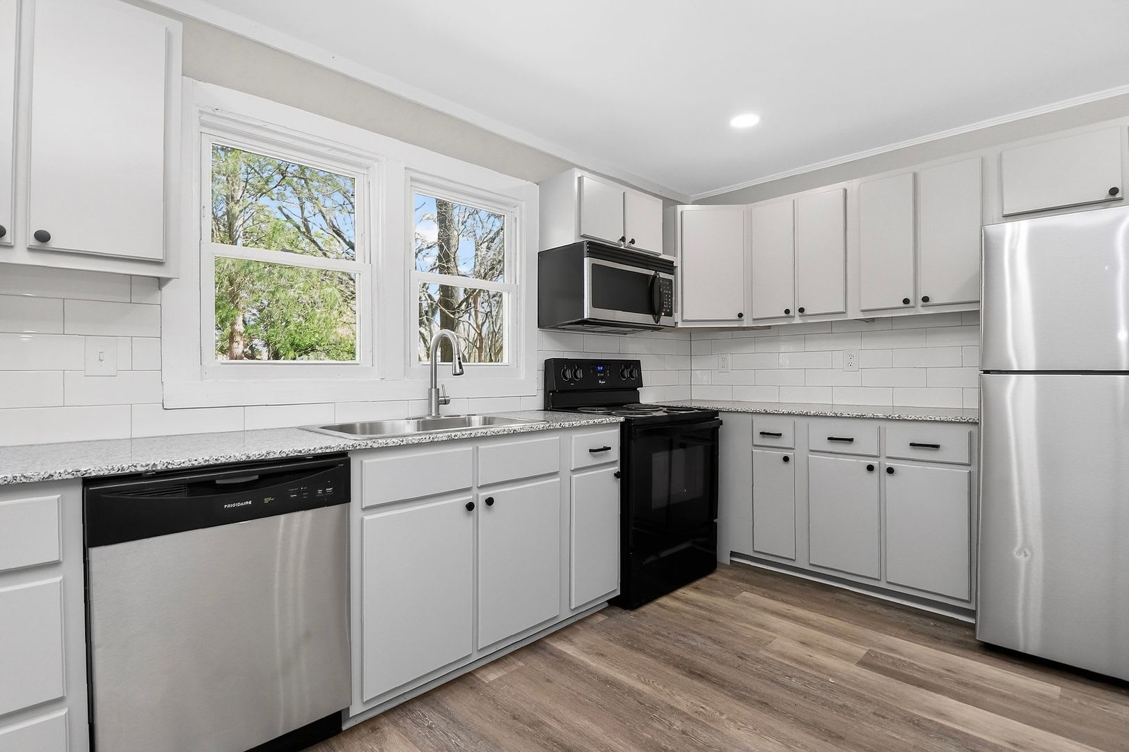 Fully renovated 2 bedroom/ 1 bathroom duplex walking distance to downtown Bessemer City! – photo 5