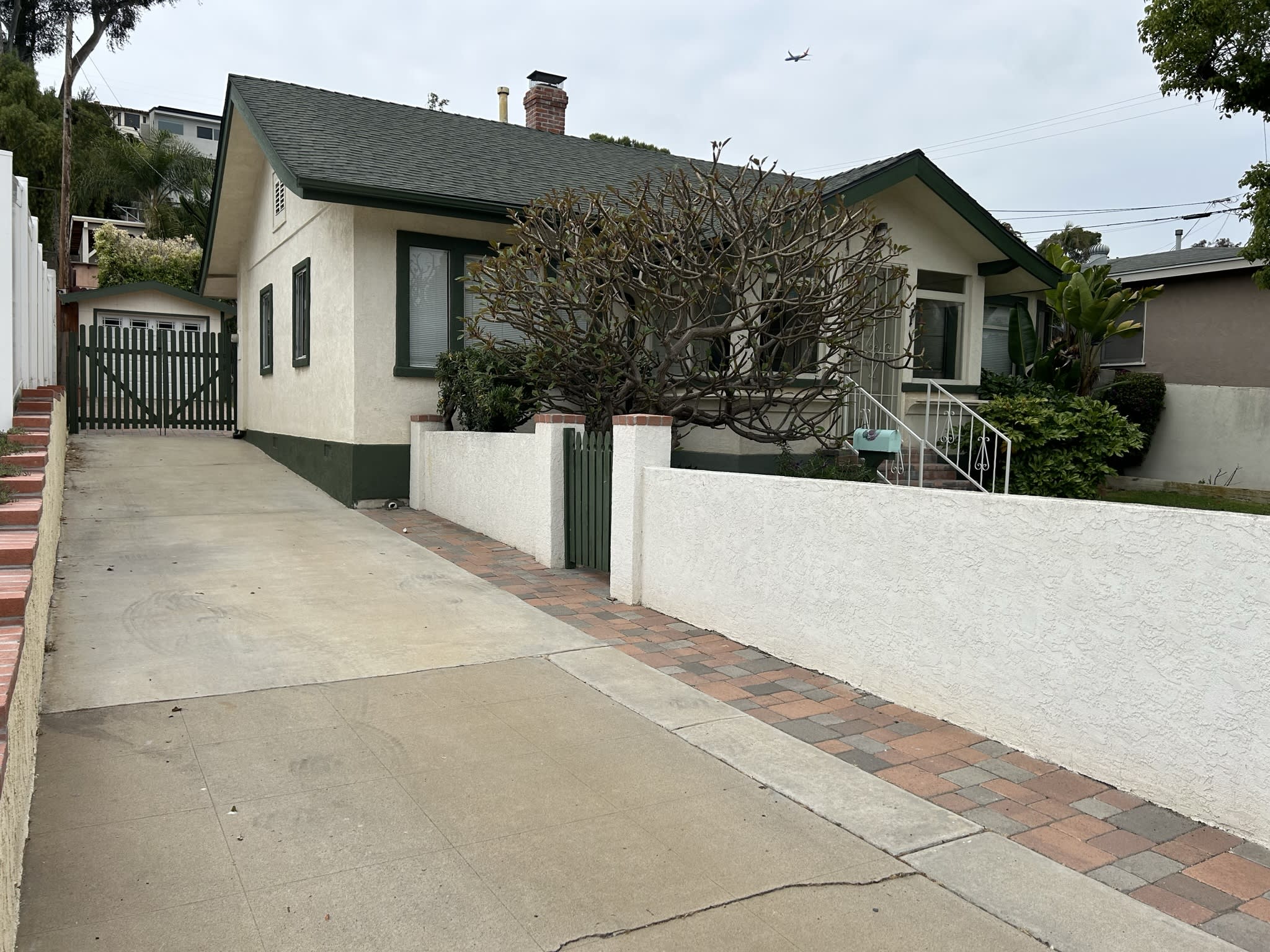 2220 Rosecrans St – photo 2