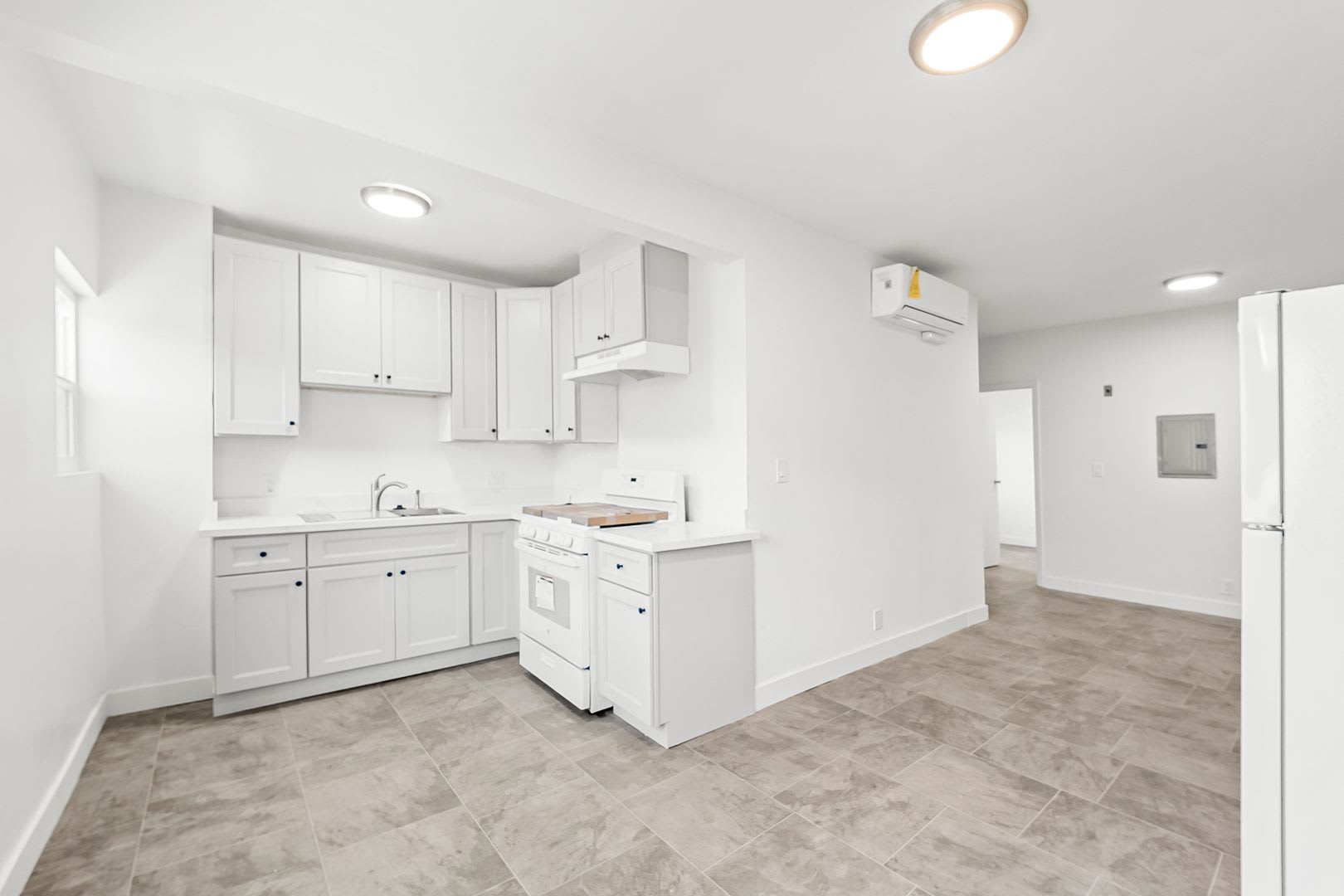1630 W. Temple St. – photo 3