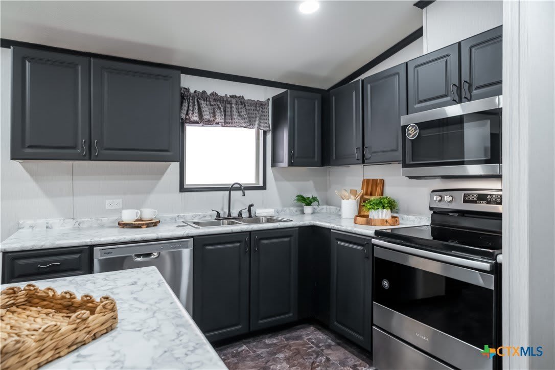 3196 Renee Street – photo 5