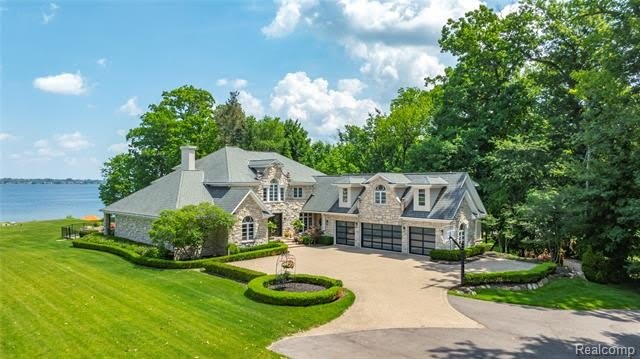 4326 COMMERCE Road – photo 1