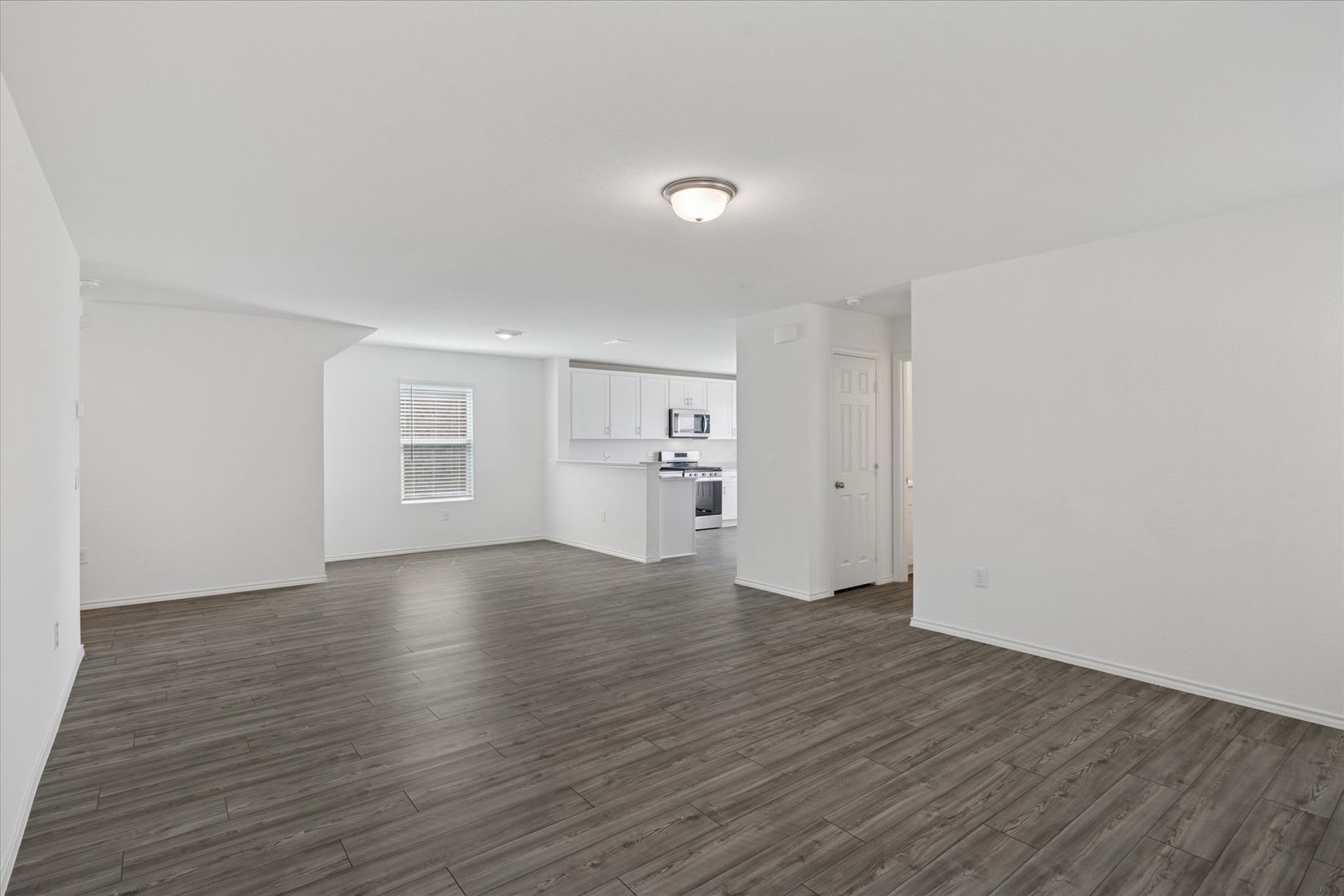 Gorgeous 4 bedroom – photo 4