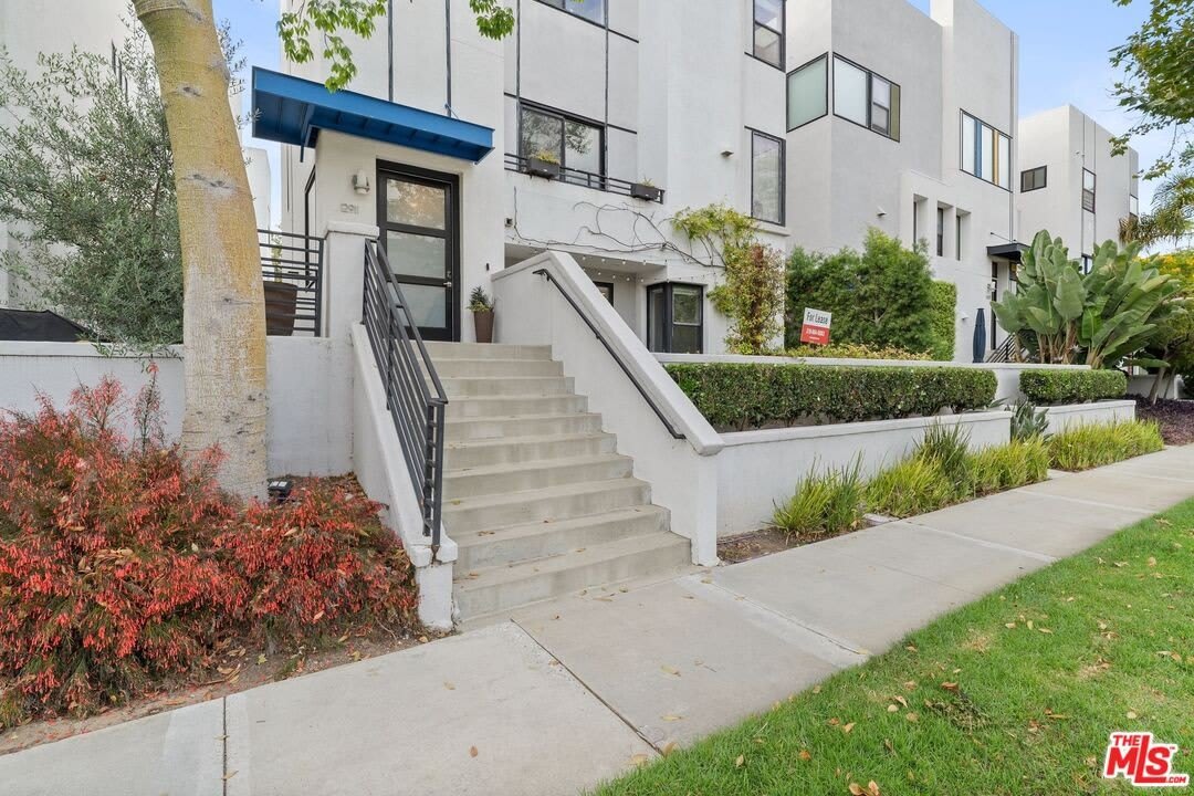12911 Bluff Creek Dr – photo 2