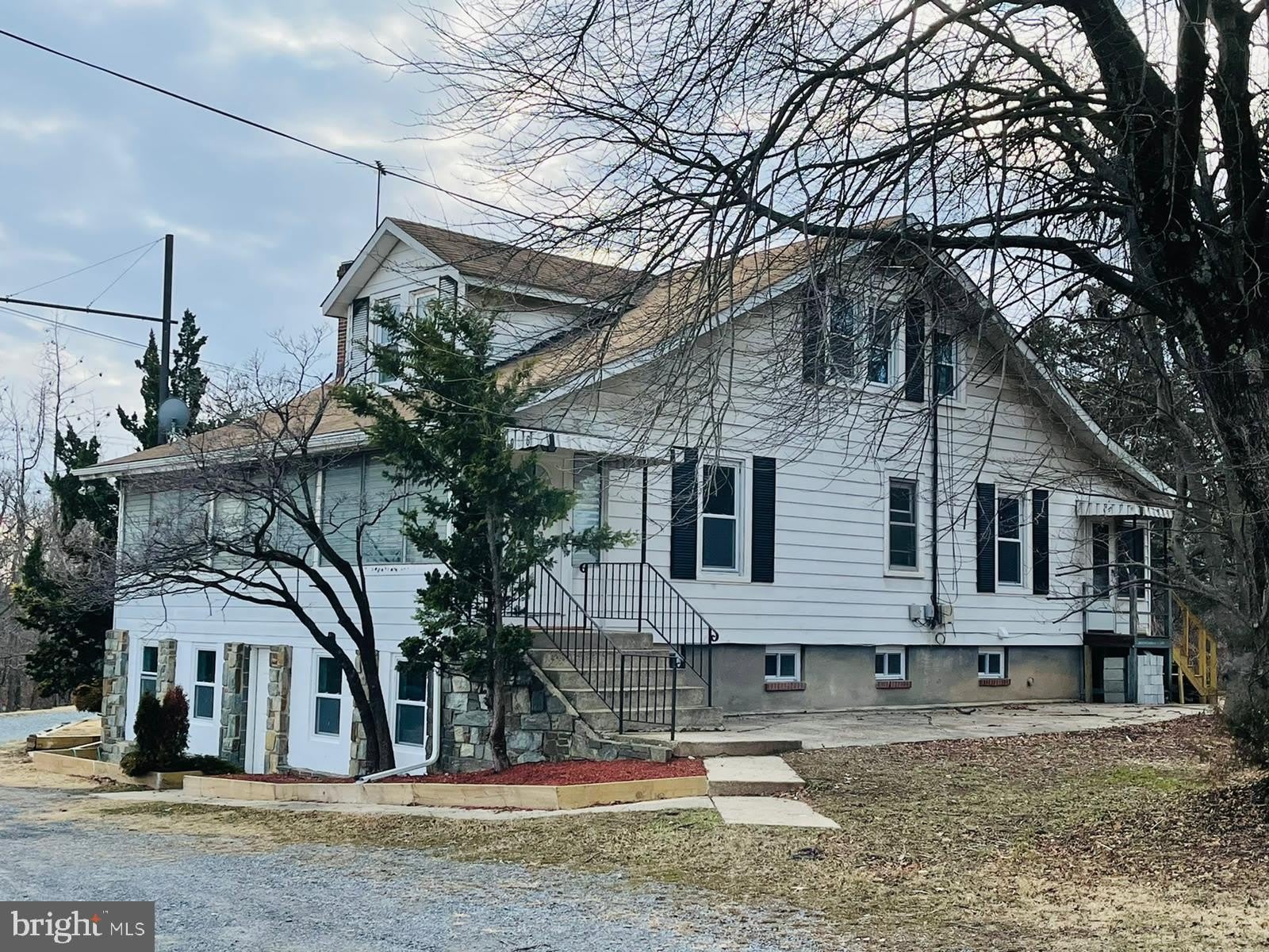 9066 BALTIMORE Avenue – photo 2