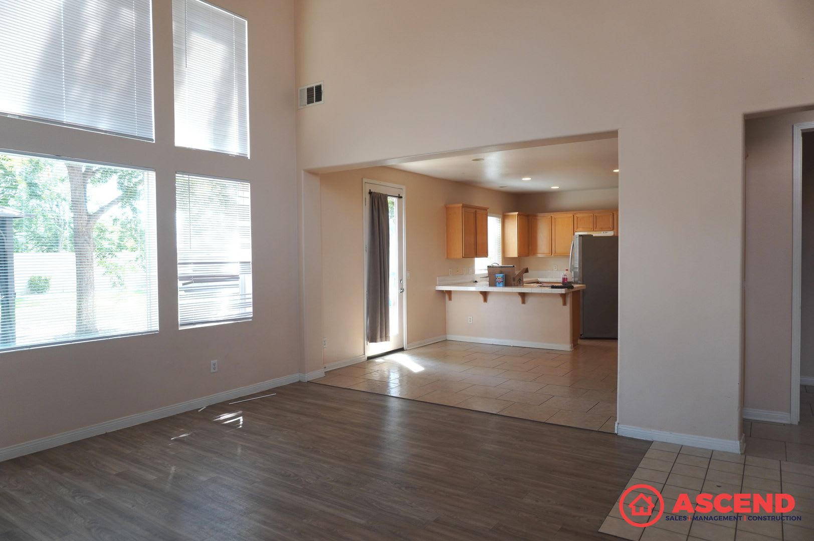 Charming 4-Bedroom, 2.5-Bath Home in 93311 – Gardener Included! – photo 2