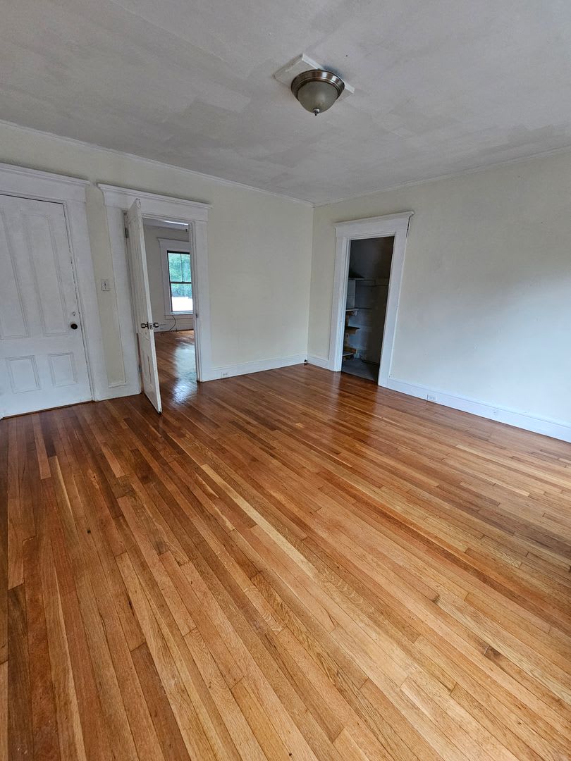 605 Hall St – photo 4