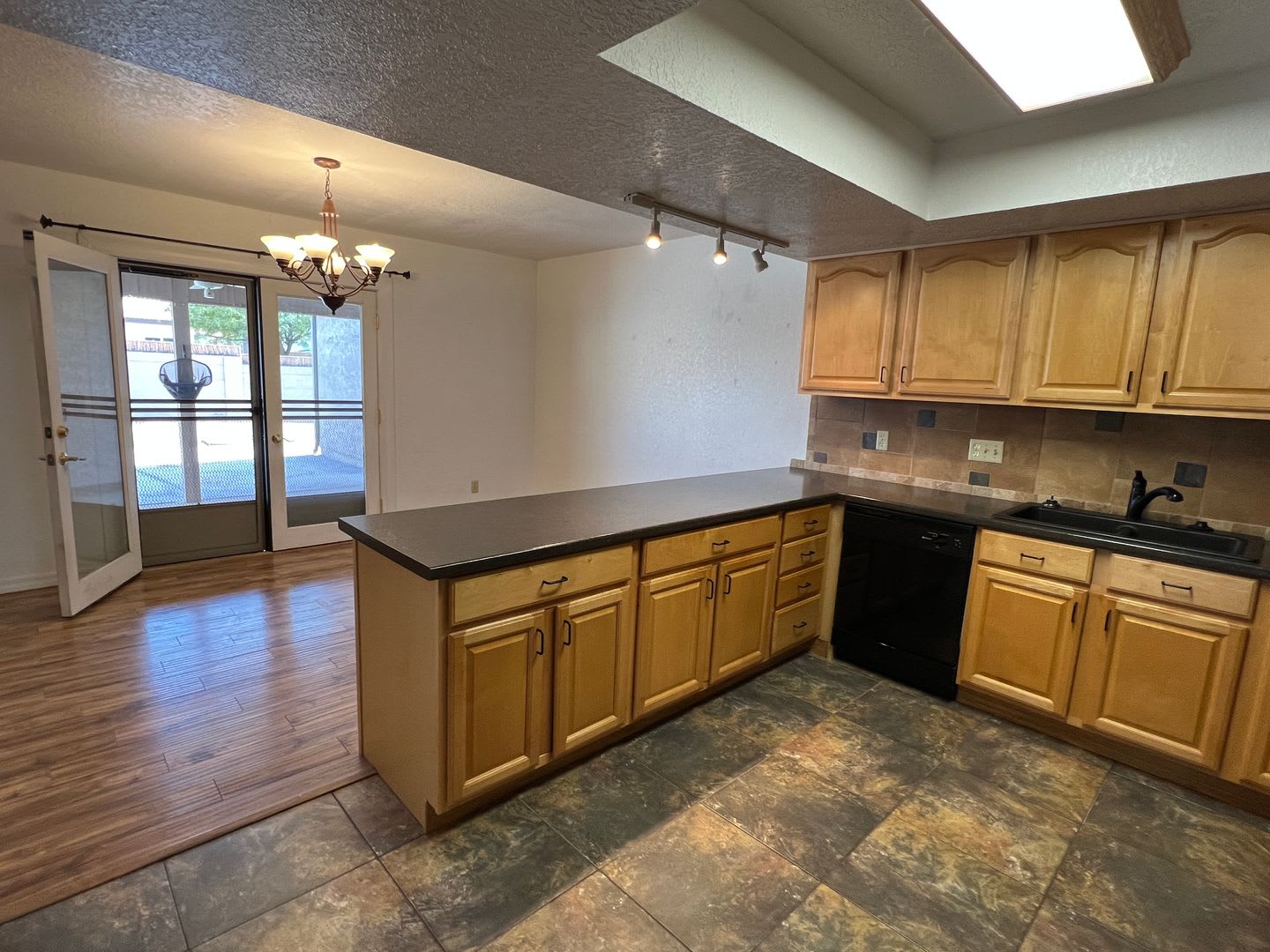 3 Bedroom Pool Home w/Solar – photo 5
