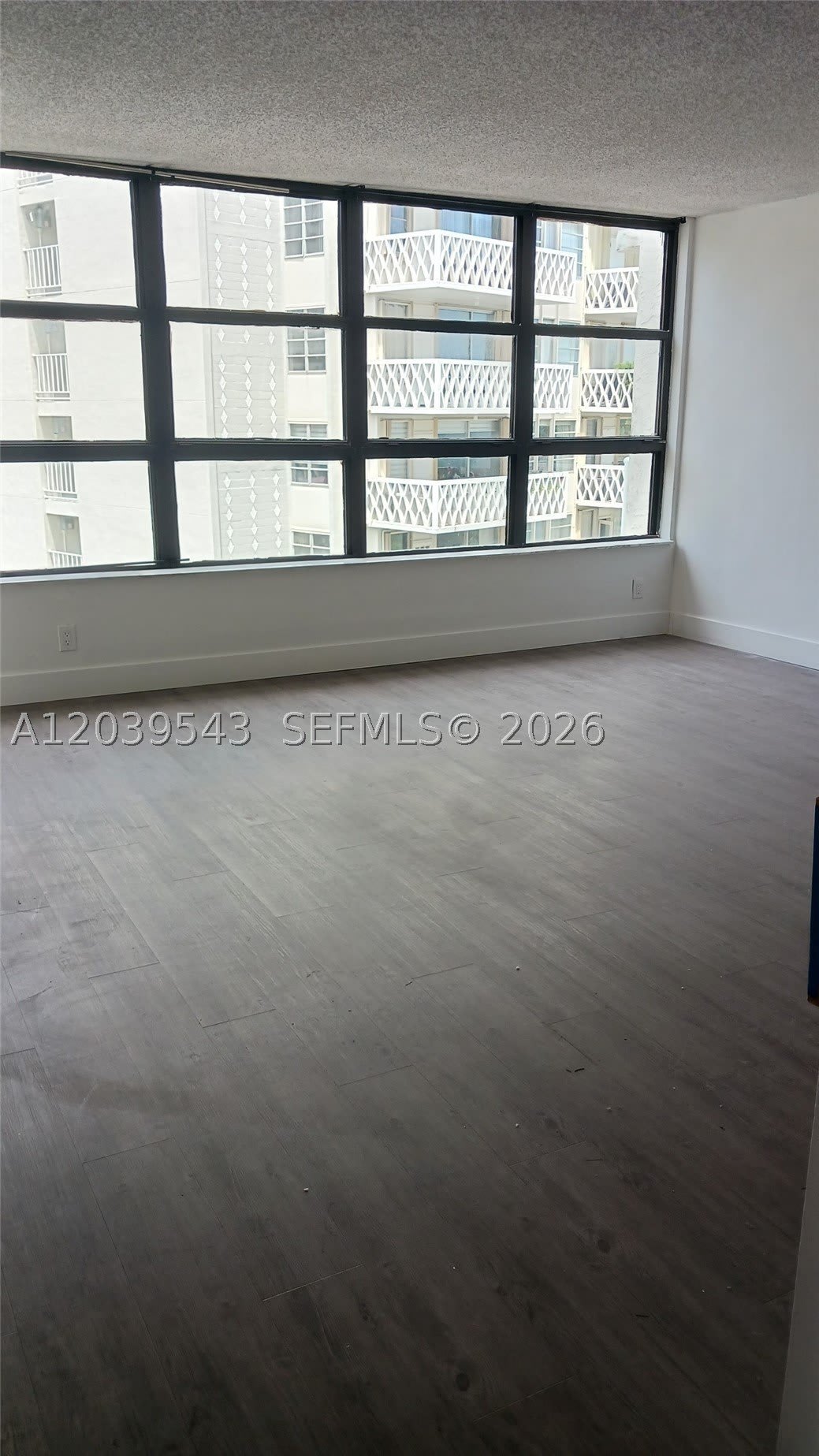 1440 Brickell Bay Dr – photo 4