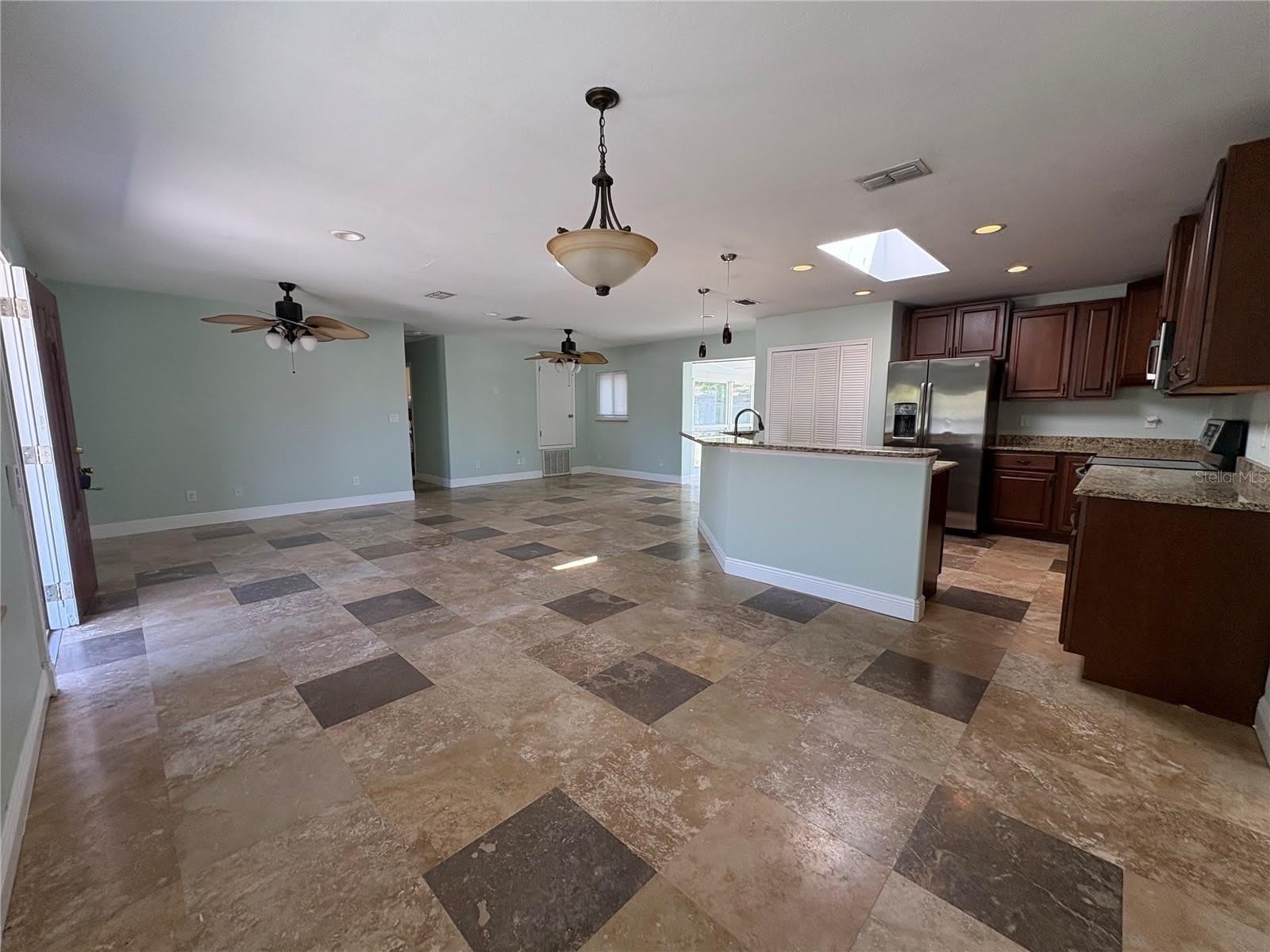 218 LEWIS Boulevard SE – photo 2