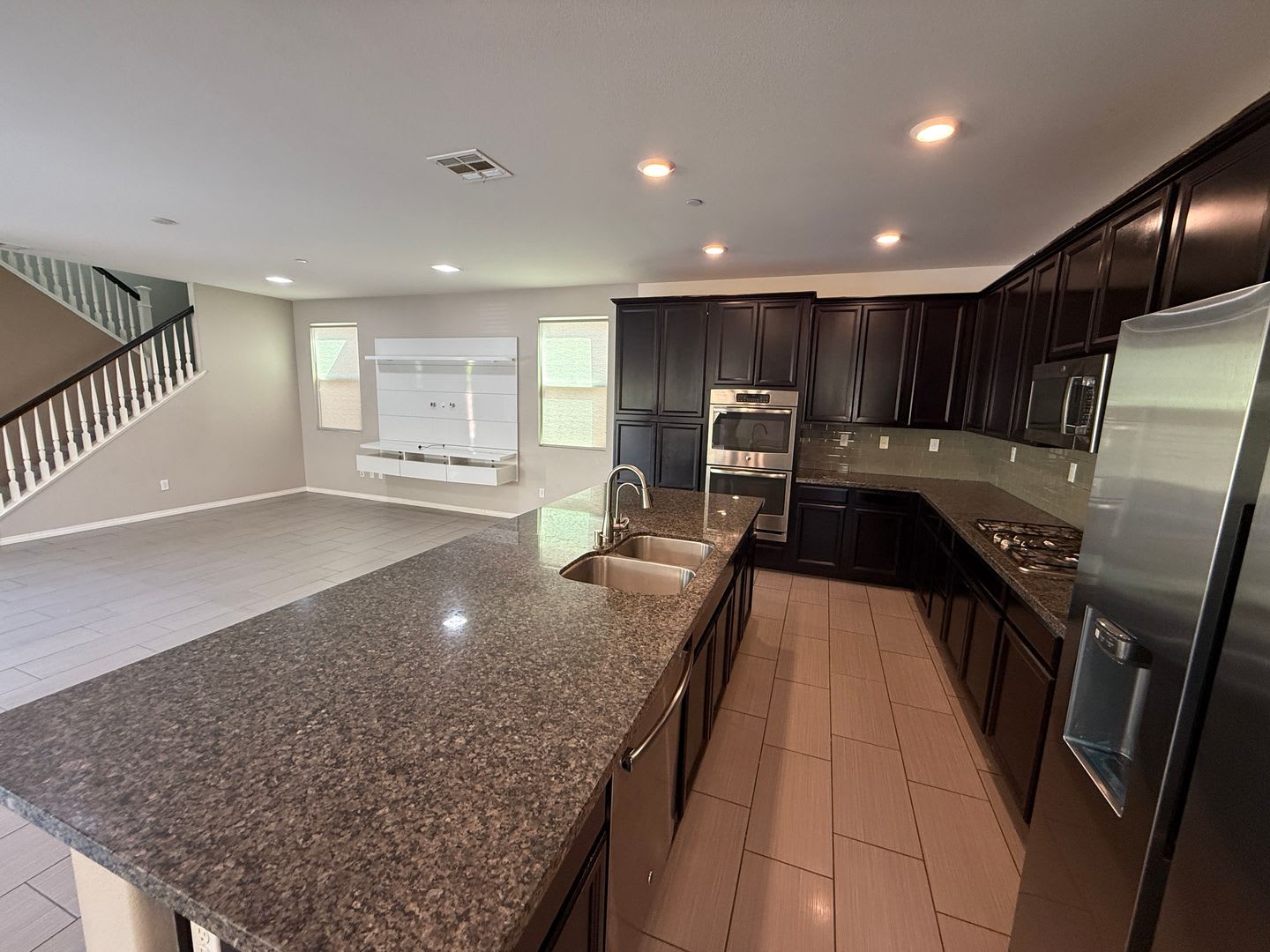 West Creek 4-Bedroom Home for Rent in Valencia! – photo 3