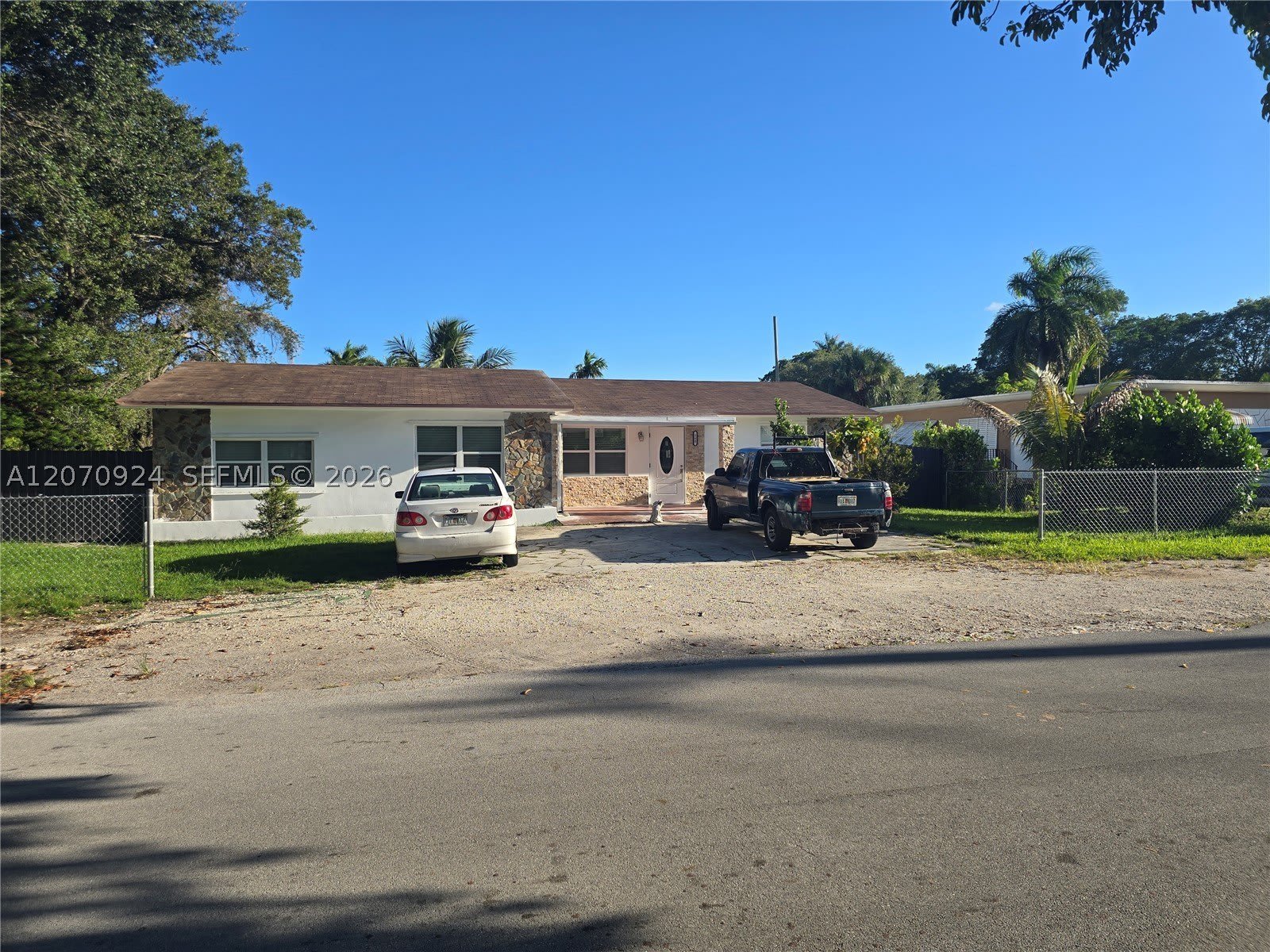 260 Ne 118Th Ter – photo 1