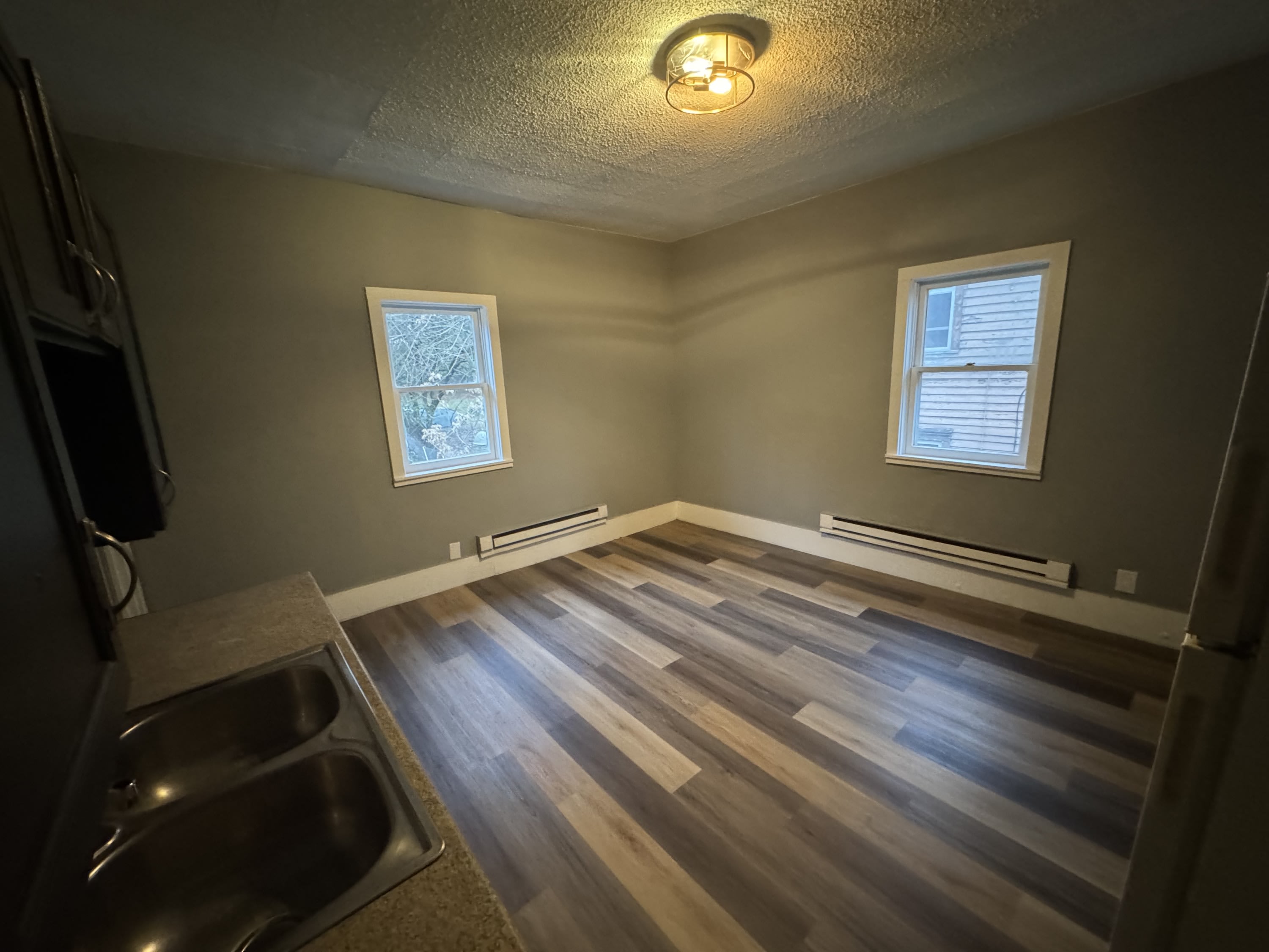 547 Woodlawn Avenue – photo 5