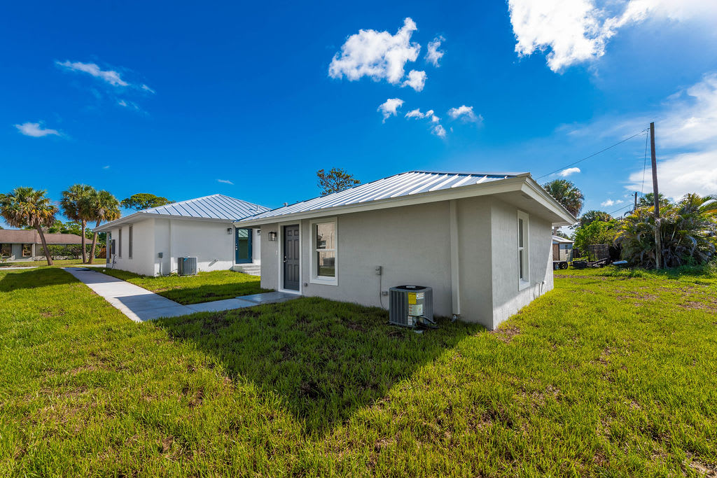 3018 Southeast Iris Street, Unit 2 – photo 1