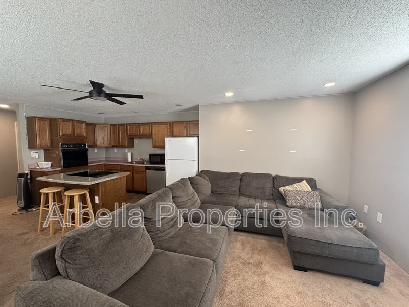 1324 Virginia St – photo 2