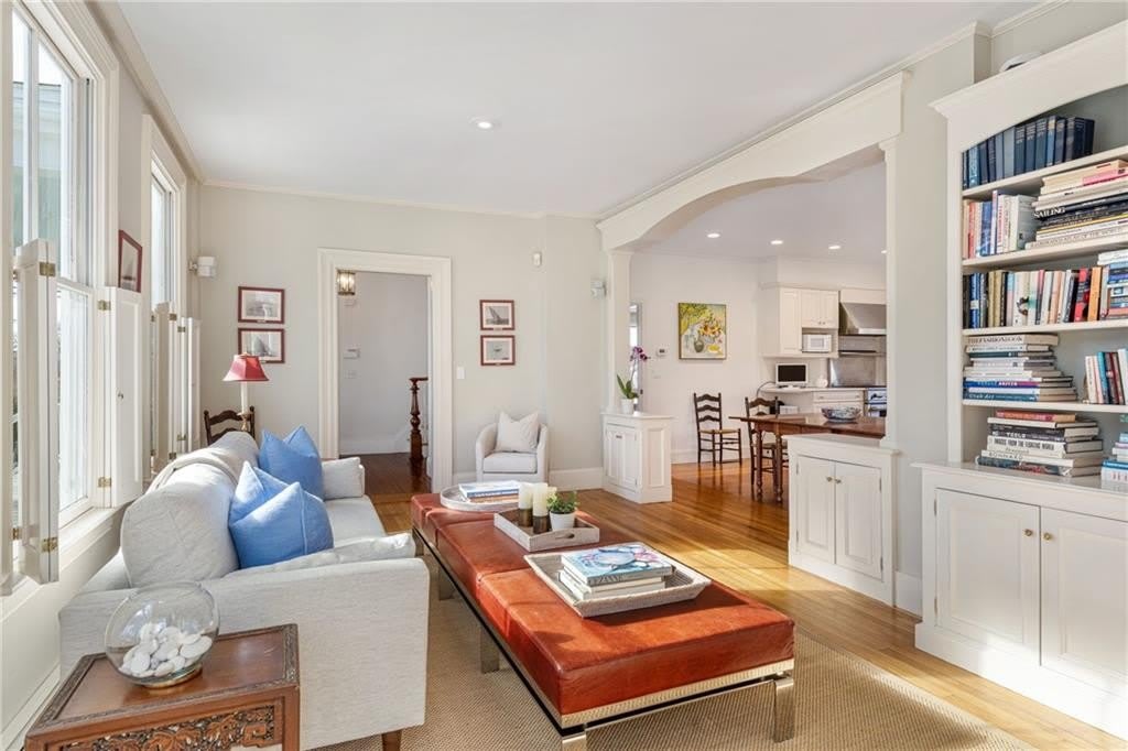 100 Coggeshall Avenue – photo 3