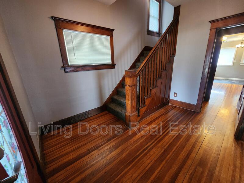 837 Peach St – photo 3