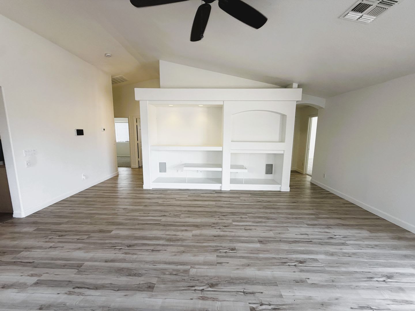 Refreshed 4 bed 2 bath with curb appeal and charm! – photo 2