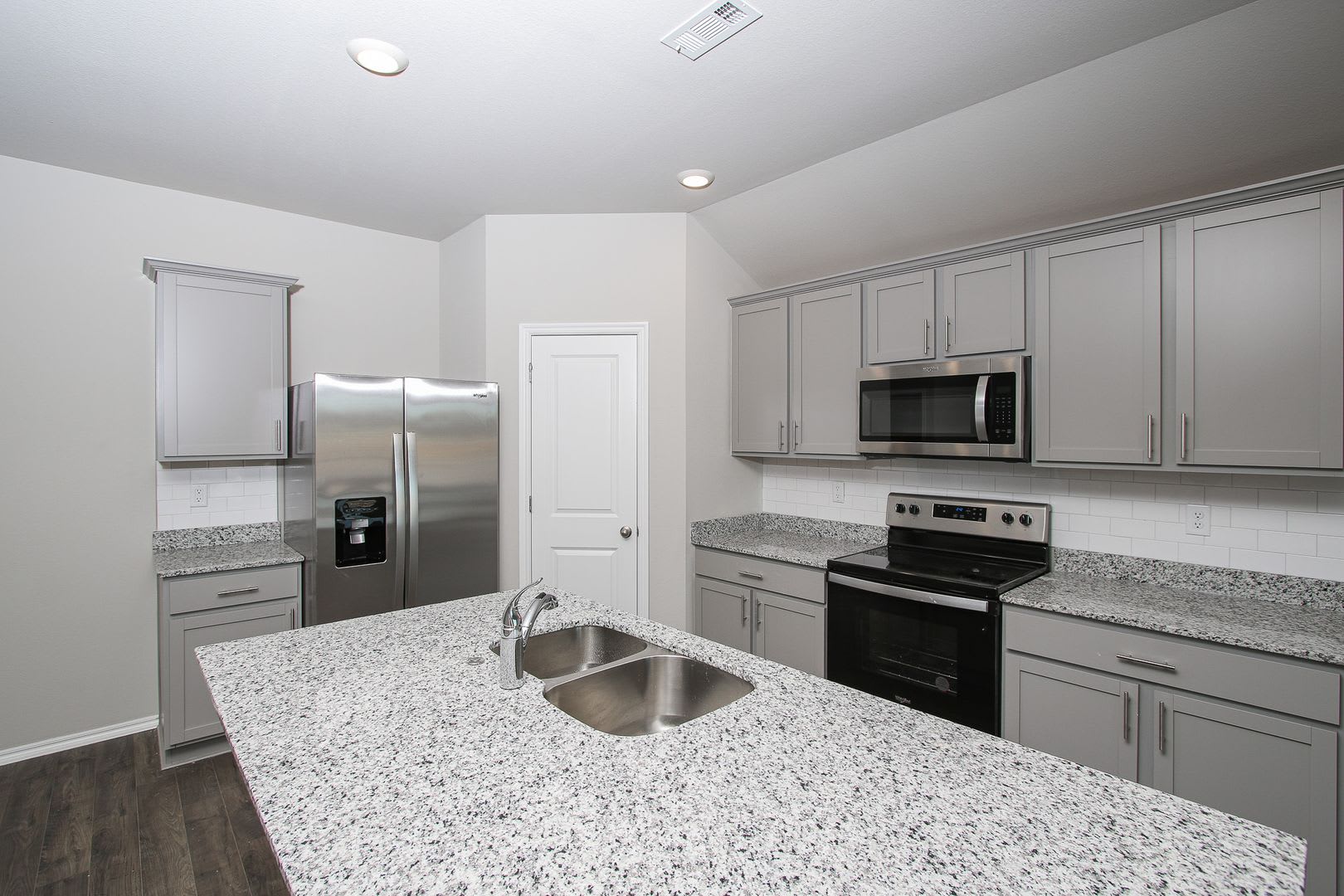 Beautiful new build ready for you! – photo 5