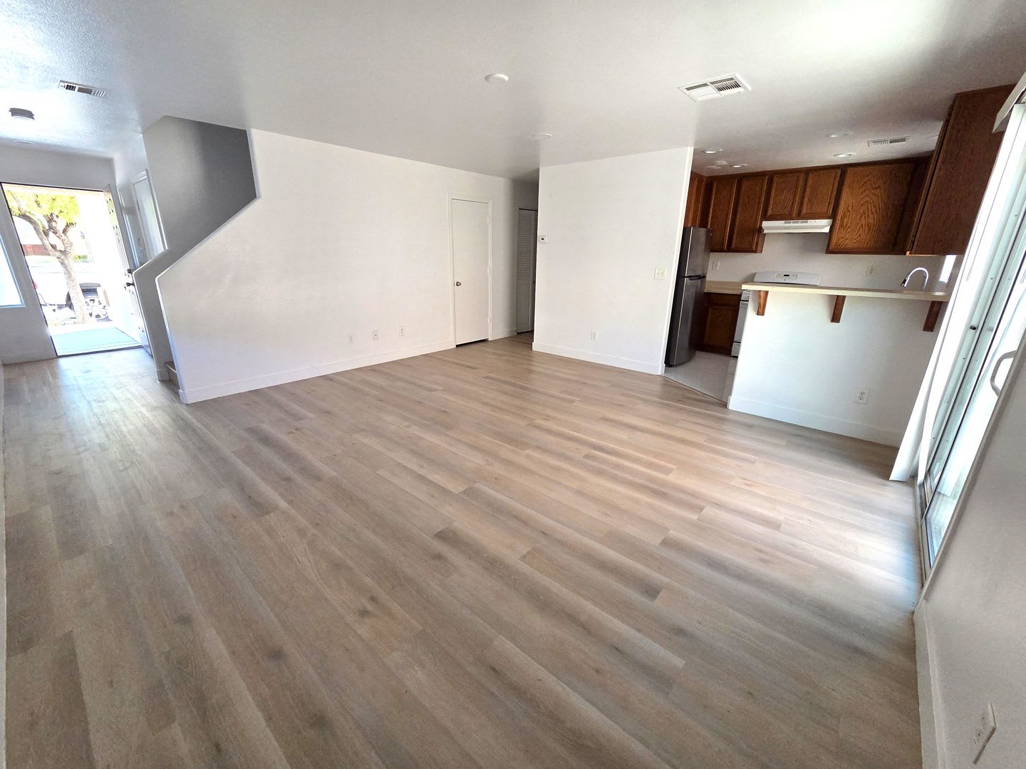 2 Story 3Bedroom Available 5034 Aesop – photo 4