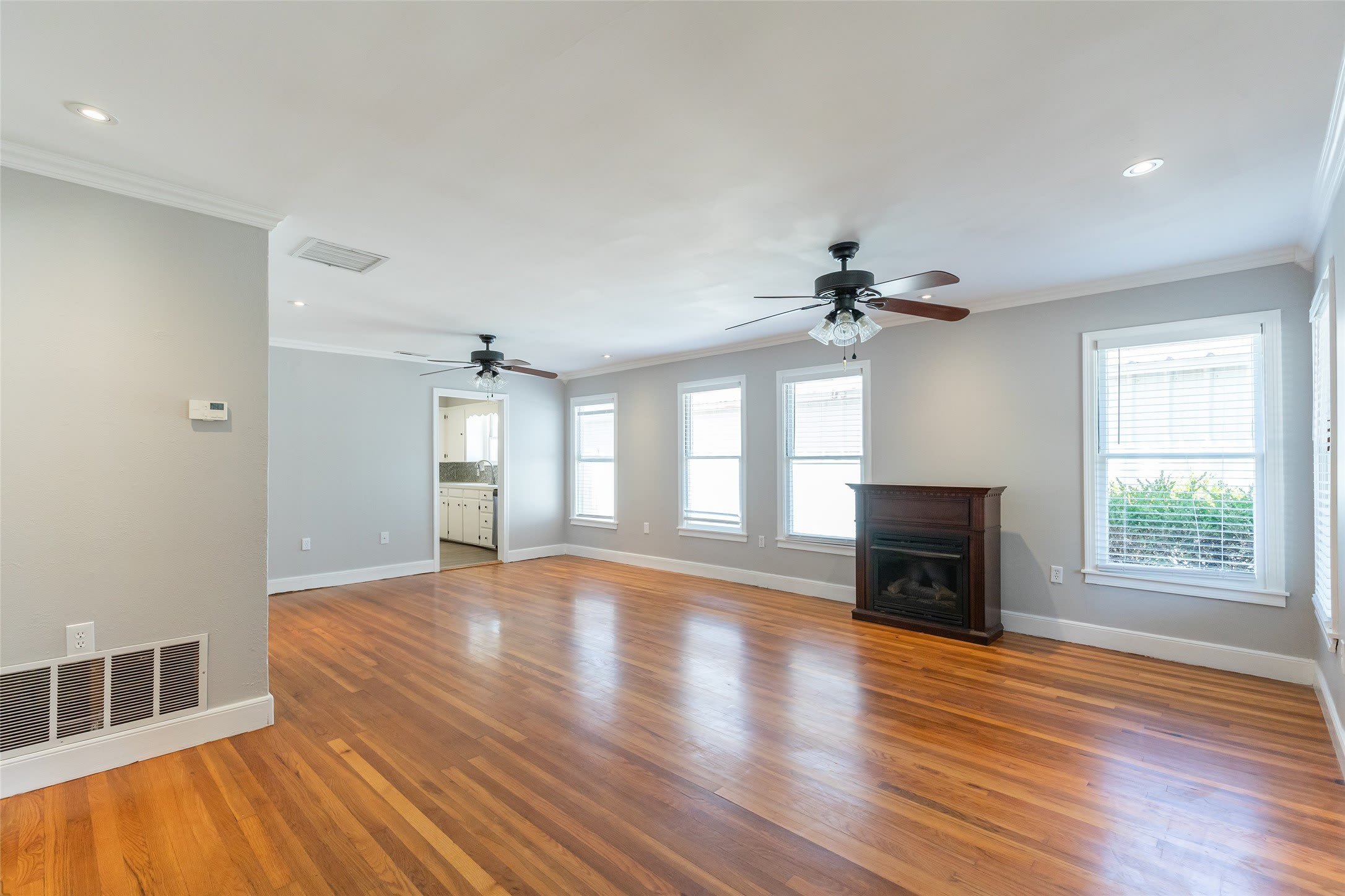 1010 Albany Street – photo 5