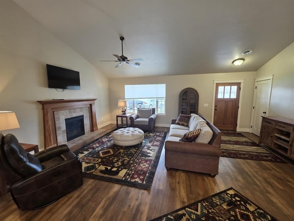 3020 Hardpan Ave – photo 5