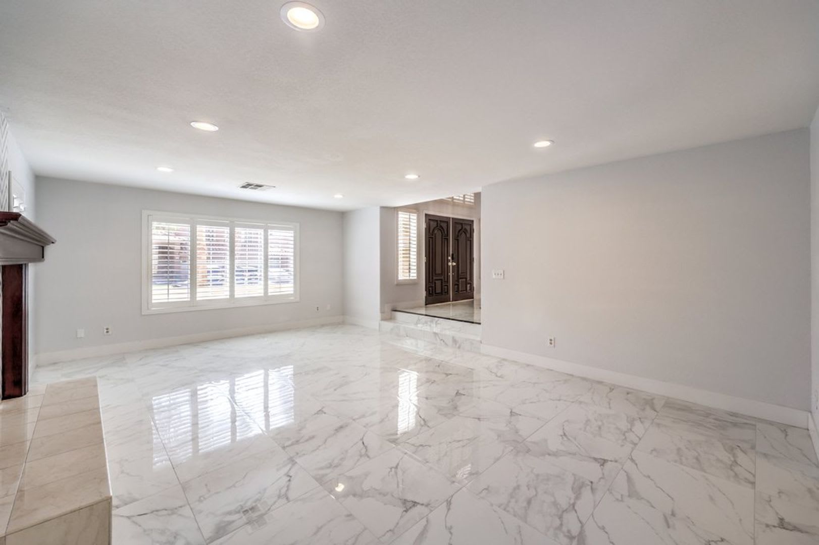 Stunning 7 Bedroom Home With Pool And Spa In Prime Las Vegas Location – photo 4