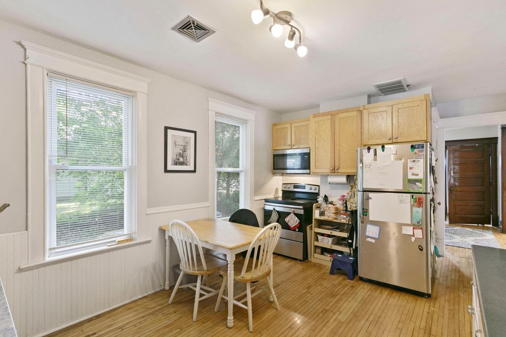 271 Nelson Blvd – photo 2