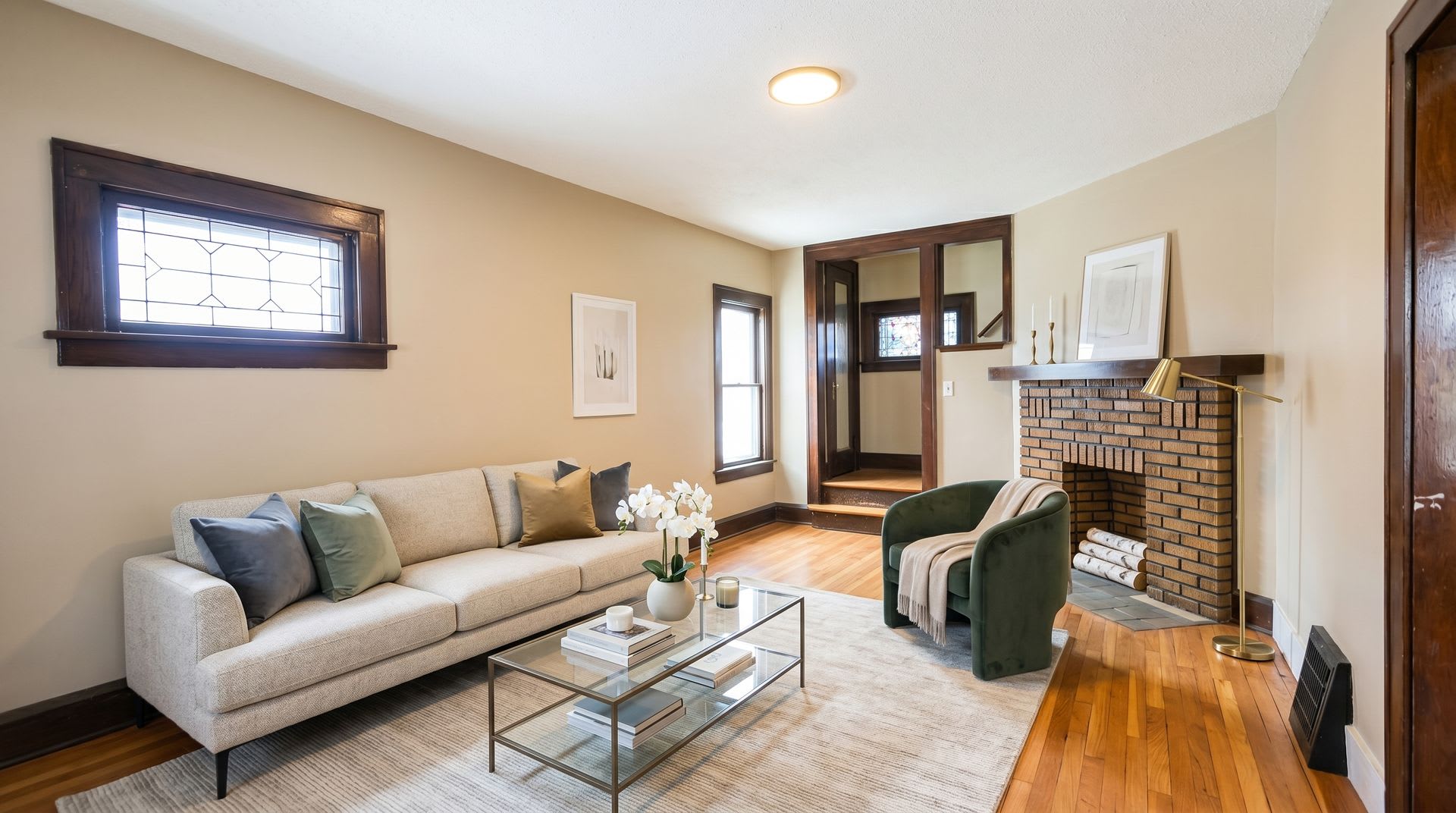 Bright, Beautiful Single Family Move-In Ready – photo 1