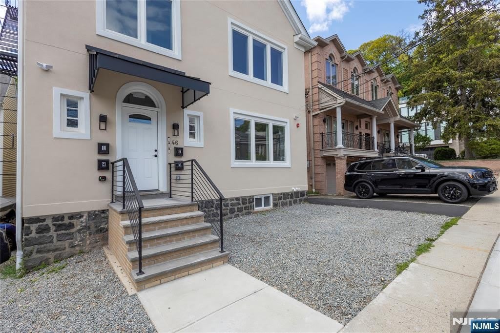 46 Hudson Avenue – photo 1