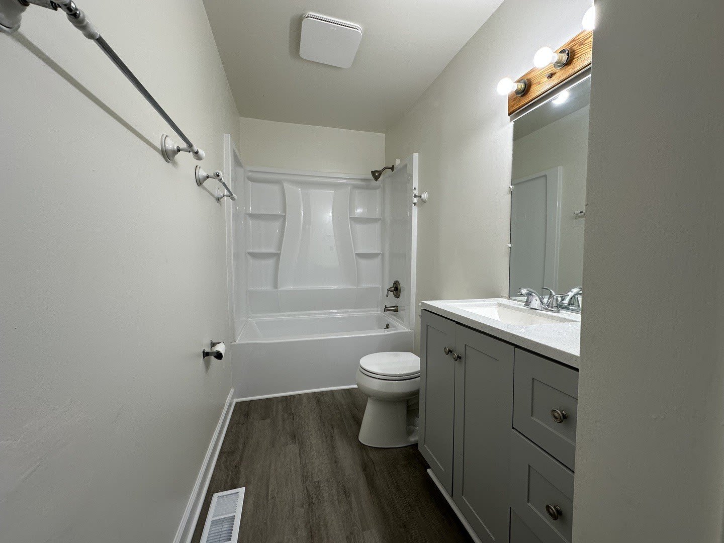 1815 Beach Road – photo 4