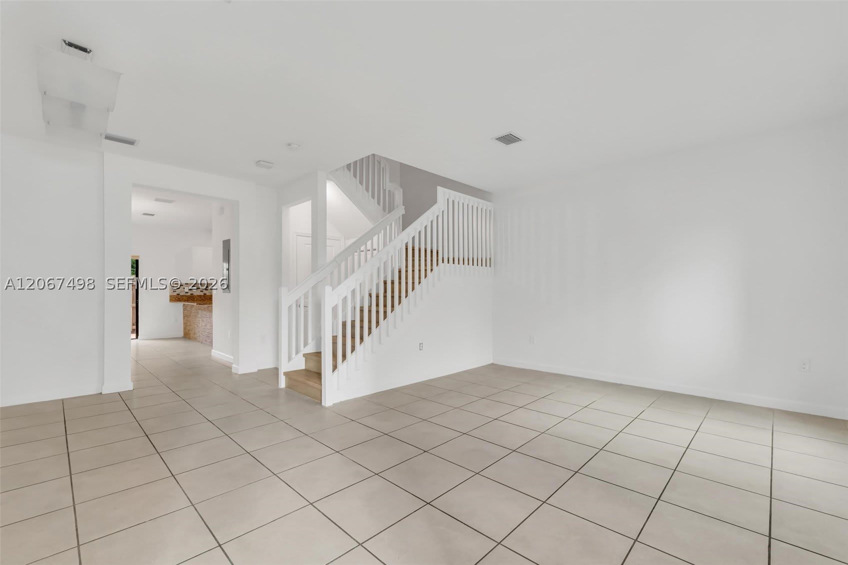 582 Ne 207Th St – photo 4