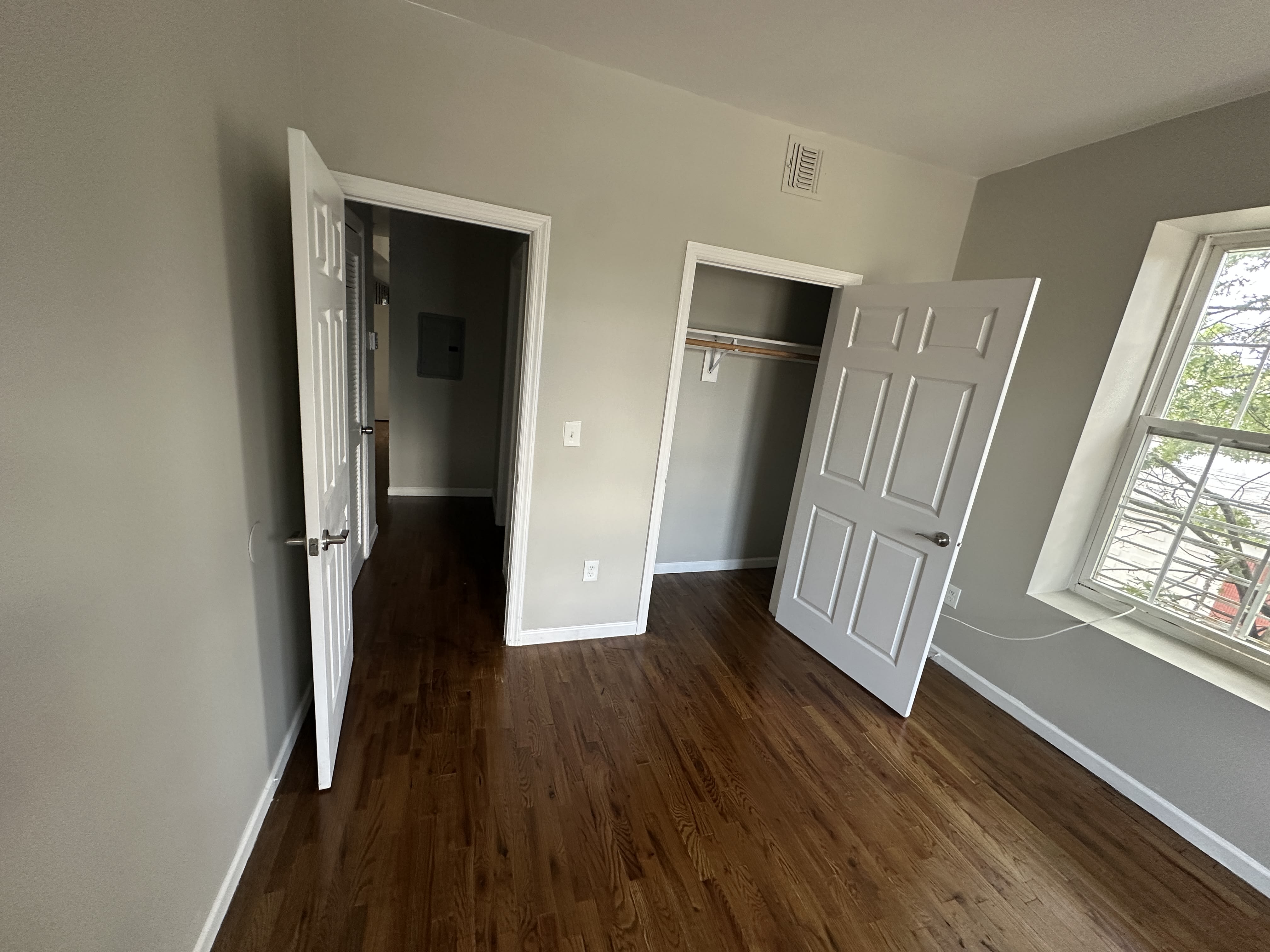 981 18th Ave – photo 1