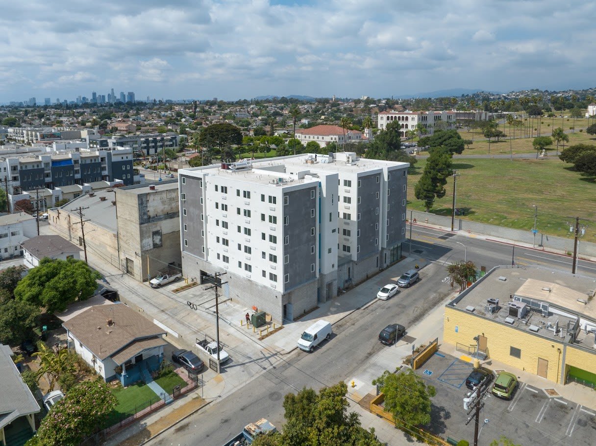 4252 Whittier Boulevard – photo 2