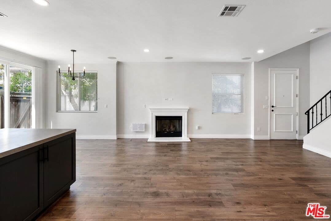 7124 Farralone Ave – photo 3