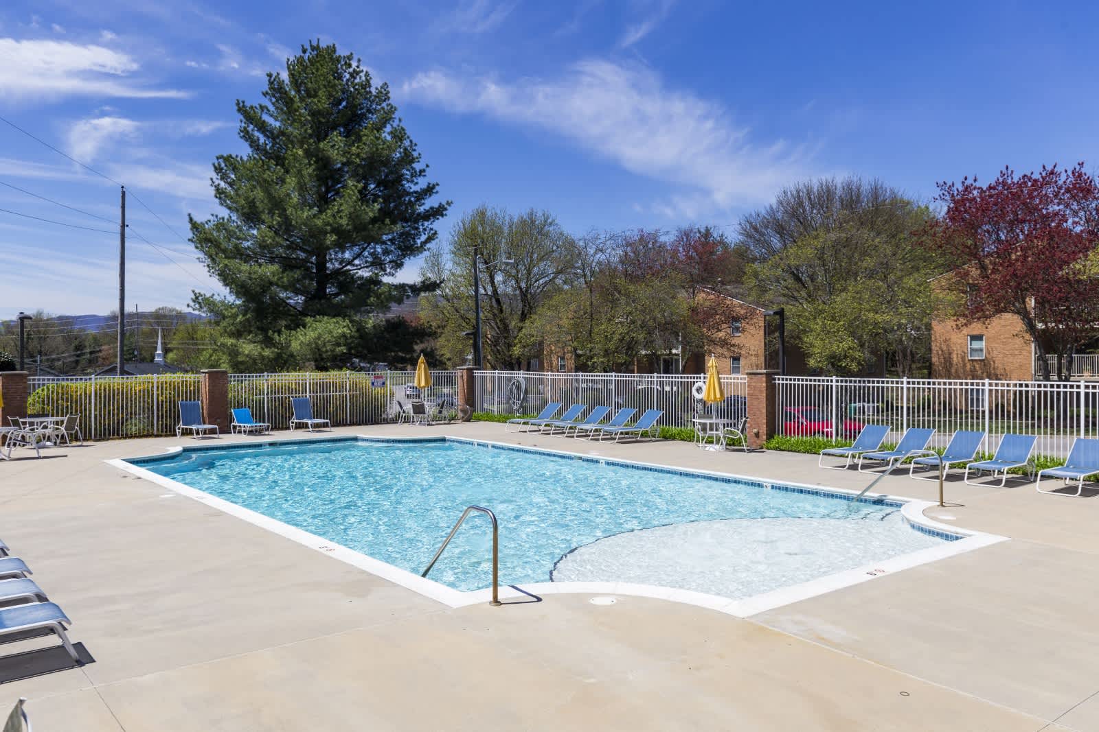 The Crest Apartments – photo 2