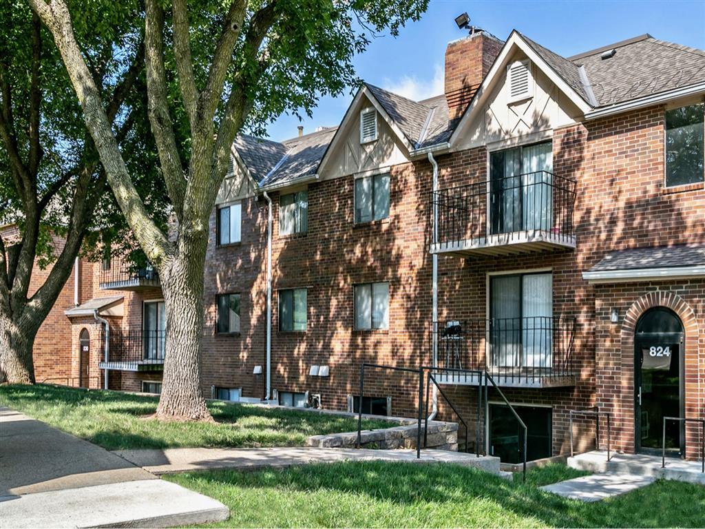 Edgewater Court Apartments – photo 3