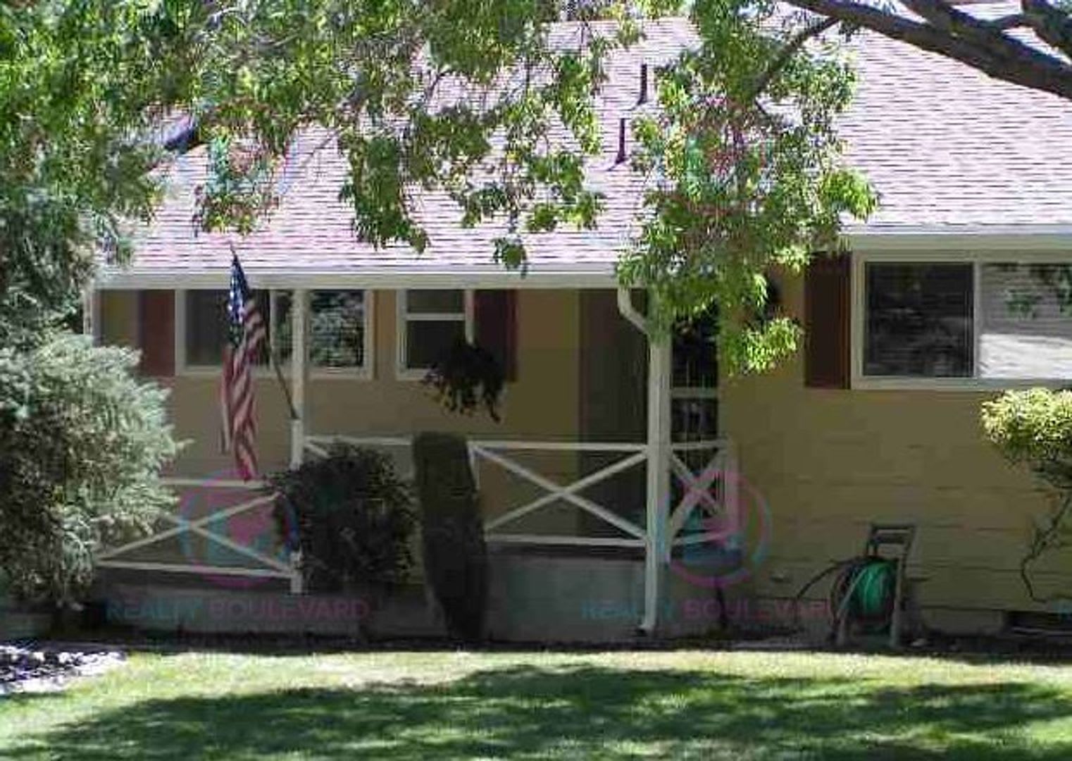 2 000 Off Move In Costs Spacious 6 Bedroom Home Near Unr With Backyard Modern Kitchen – photo 3