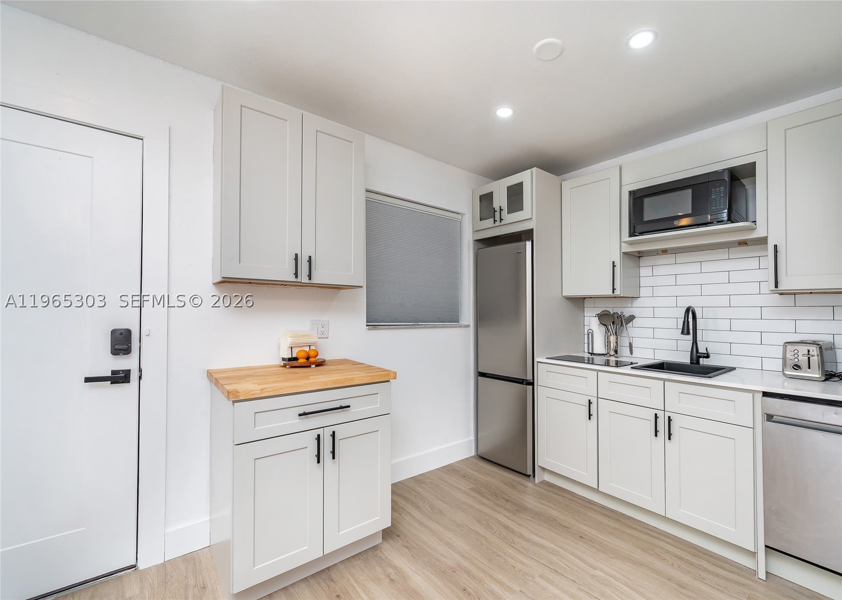 3321 NW 19th Ter – photo 5