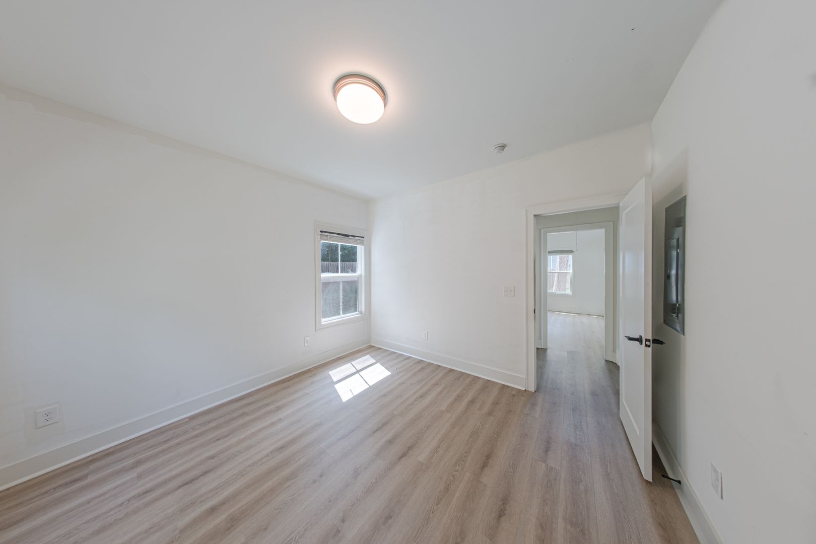 Modern 2‑Bedroom Retreat Near Westside Reservoir Park – photo 5