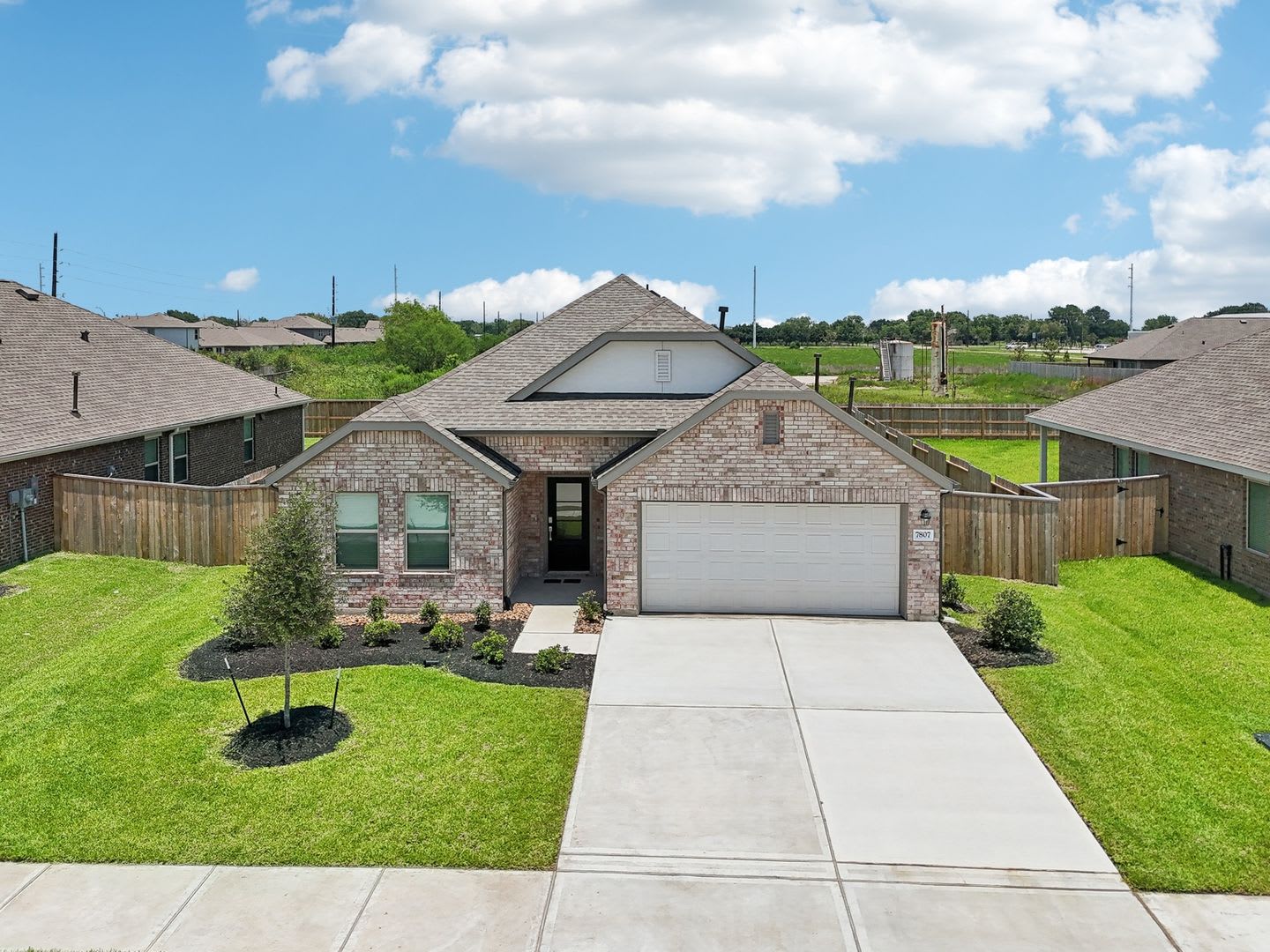 4 Bedroom Single Family Home in Richmond – photo 3