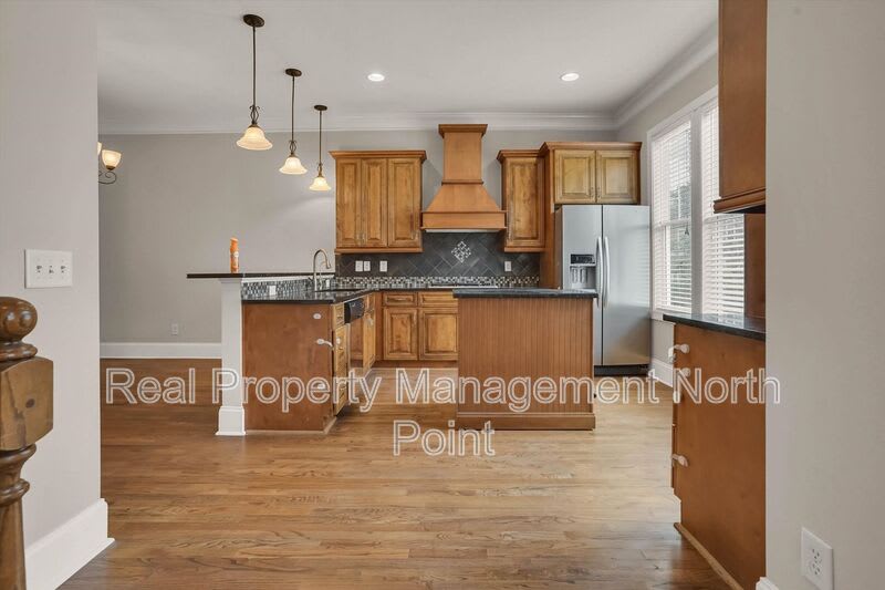 3026 Eltham Pl – photo 5