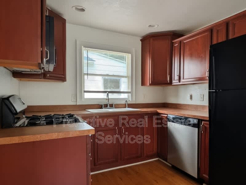 1412 Melrose Parkway – photo 5