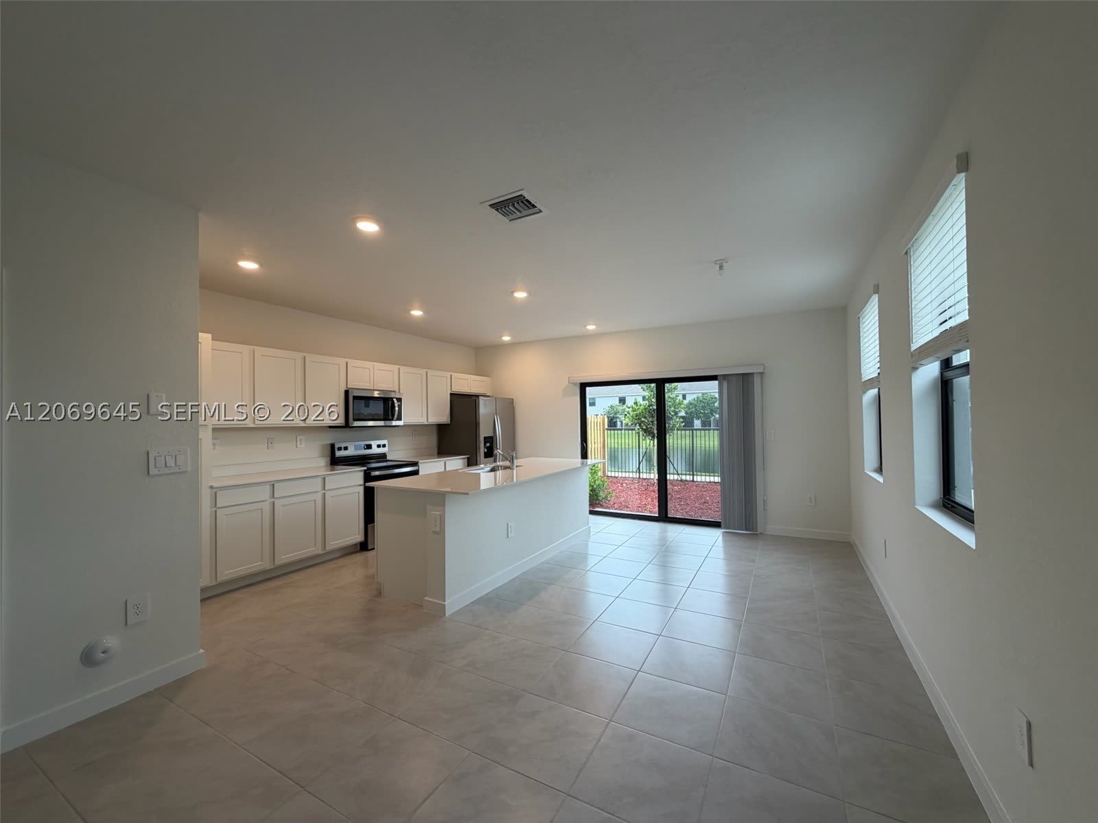 1432 NE 4th Ave – photo 4