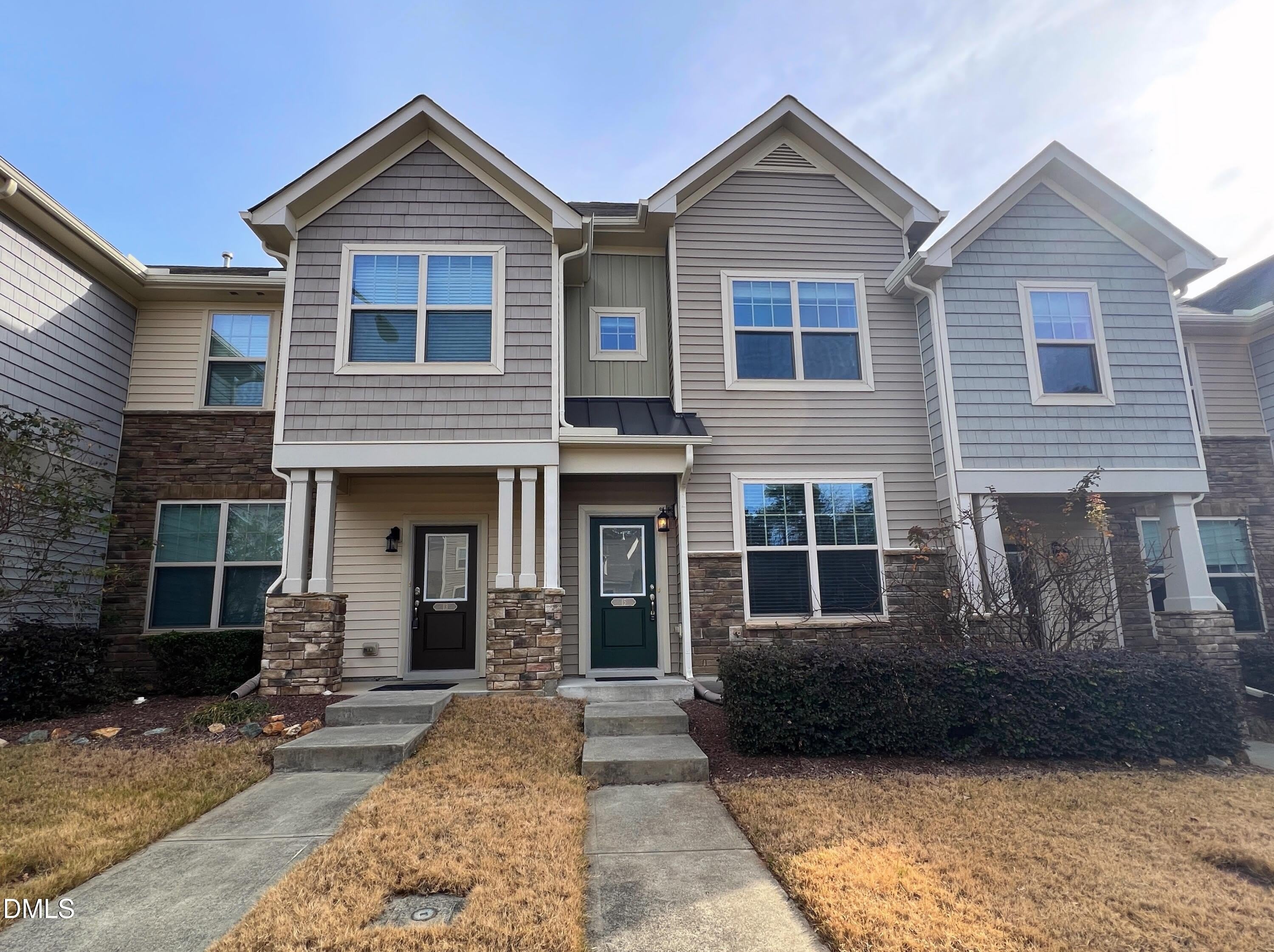 15 Pilatus Drive – photo 1