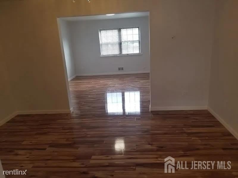 804 Maple Hill Drive – photo 4